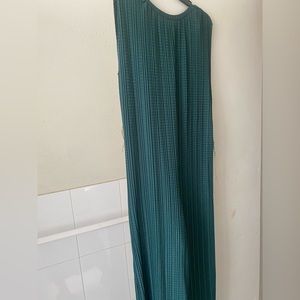 Green bo sleeves Zara jumper . Wide leg pants no belt